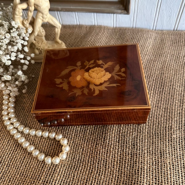 Vintage Reuge Swiss Music Box/Inlaid Music Box Plays Strangers in the Night