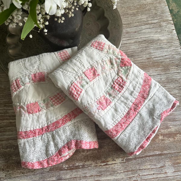 Shabby Chic Quilted Sham Pair/Wedding Ring Quilt – Standard Size
