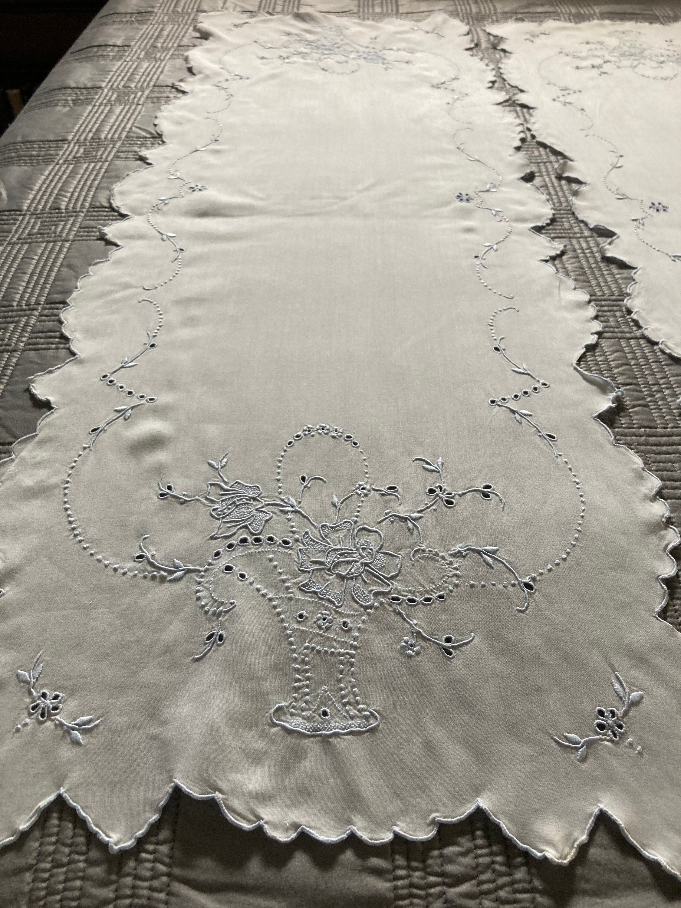 bestickte tischl�ufer