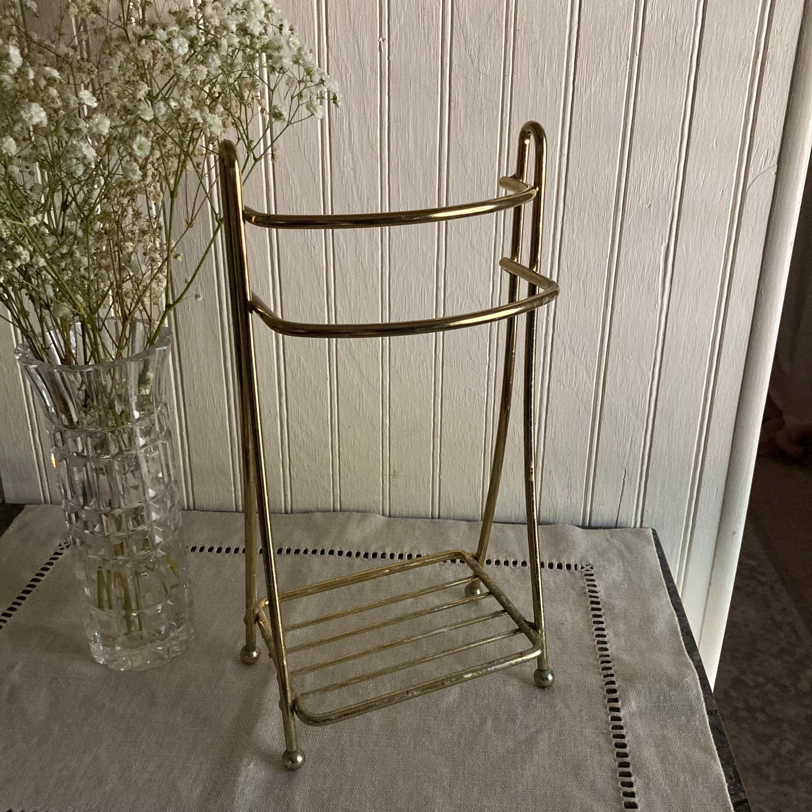 Vintage Countertop Towel Holder/Goldtone Fingertip Towel Etsy