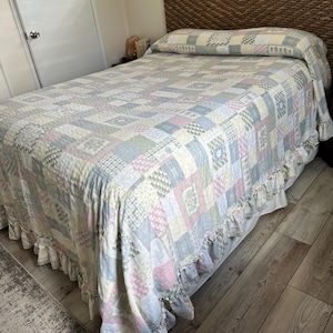 Shabby Chic Bedspread Queen/Vintage Seersucker Bedspread