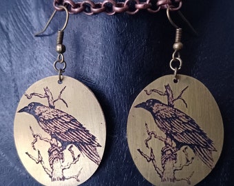 Pendientes de cuervo hechos de latón grabado o cobre - cuervo, ocultismo, joyería de brujas, punk, gótico, fin de los tiempos, pendientes ovalados