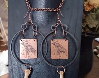 Pendientes-aro de cuervo con huesos, pendientes hechos a mano joyería de huesos, joyería de brujas, joyería natural, medieval, punk, gótica, fin de los tiempos