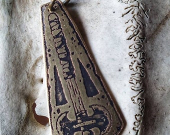 Colgante hacha pequeña