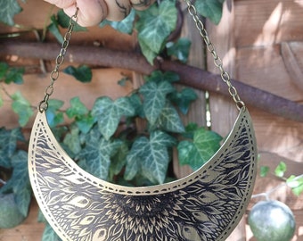 Collar de declaración muy grande con patrón de mandala, joyería de latón grabada, gótico, fin de los tiempos, ocultismo, botánico, joyería, joyería de brujas, floral