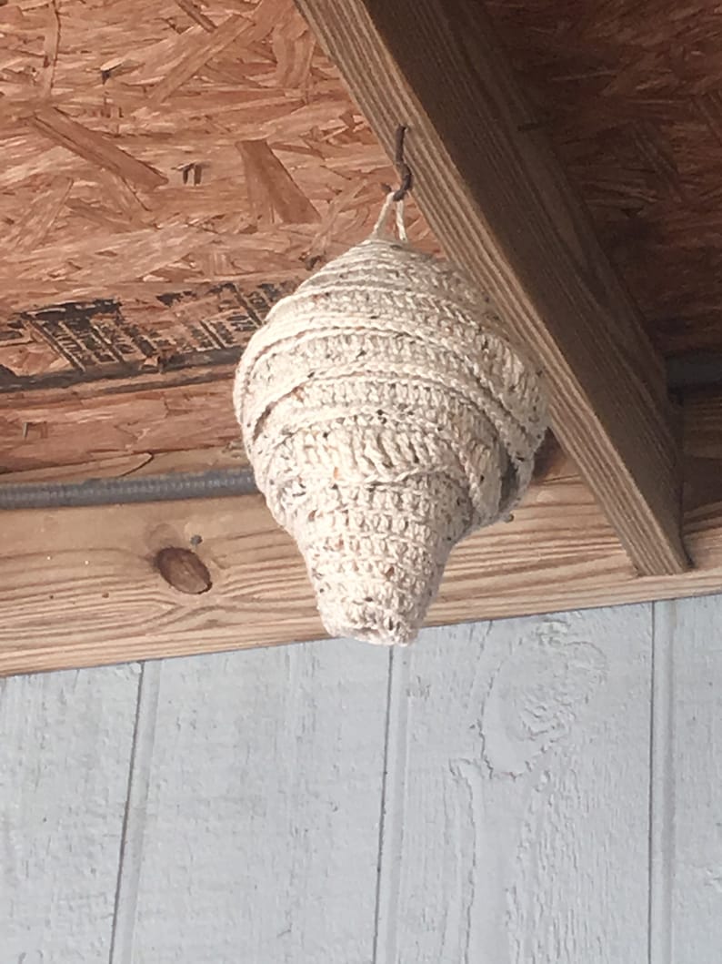 Crochet Hornet Nest PATTERN image 1