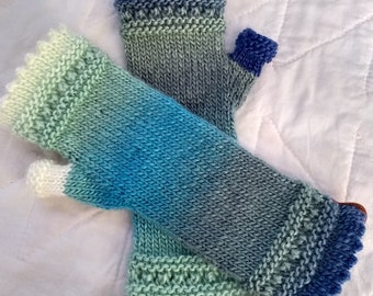 Seaside mittens, wool blend blue tones