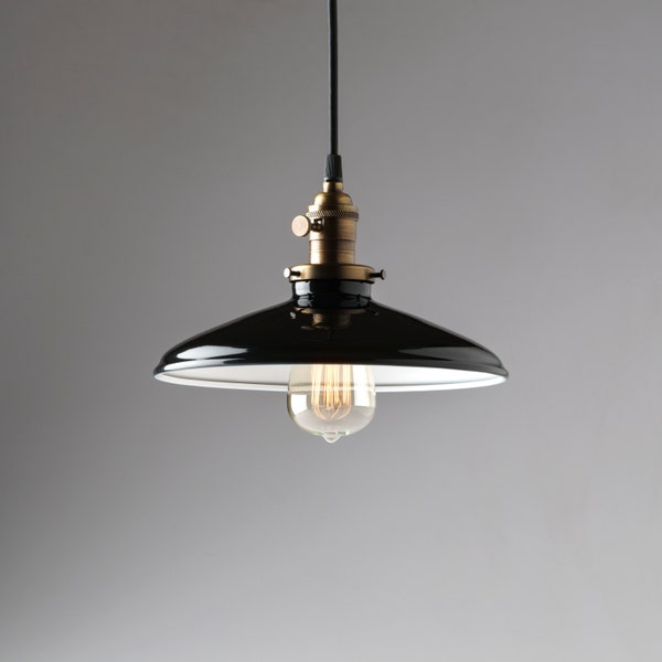 A closer look at Metal Shade Pendant Lighting
