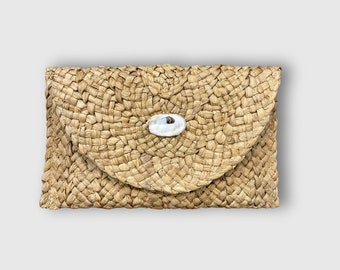 Straw Clutch Purse in Natural with Oyster Shell