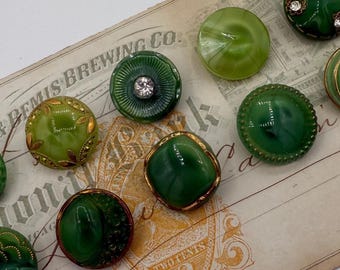 ビクトリア朝様式のフランス製漆黒ガラスボタン：アンティークシルバー