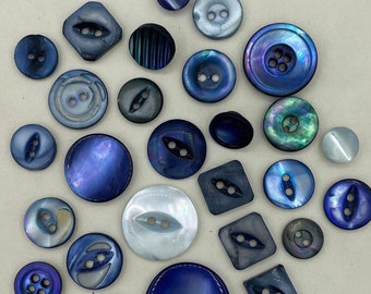 Lot 29 Blue Tinted Antique Victorian Mother of Pearl Shell Buttons / 19th C Button