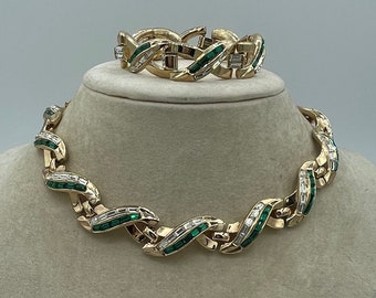Vintage 50s Trifari Pat Pending Baguette Cut Emerald Green Clear Rhinestone Gold Tone Necklace Earring Set / 1950s Choker Designer Jewelry