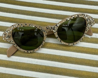 Vintage 1950s Cat Eye Sunglasses: Beige Gold Confetti Frame, Green Polaroid Lens