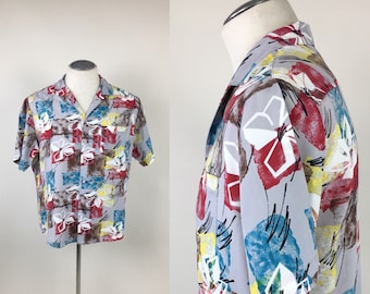 Vintage 1980s Rayon Tropical Abstract Hawaiian Summer Shirt / 80s Men's Summer Short Sleeve Button Up Shirt / Size L