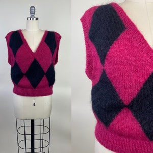 Vintage 1980s Fuzzy Hot Pink Black Argyle Diamond Novelty Mohair Sweater Vest / 80s V Neck Pullover