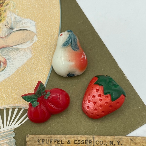 Vintage 1930s 1940s Glass Celluloid Strawberry Cherries Pear Fruit Novelty Realistic Button / 30s 40s Goofies Buttons