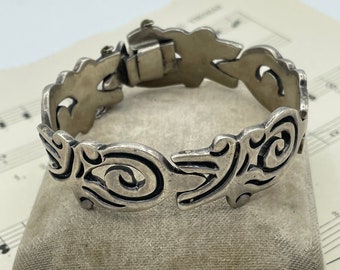 Vintage 1940s Mexican Hallmarked Signed Designer BPH 925 Sterling Silver Iguana Bracelet / 40s Mexico Souvenir Panel Bangle