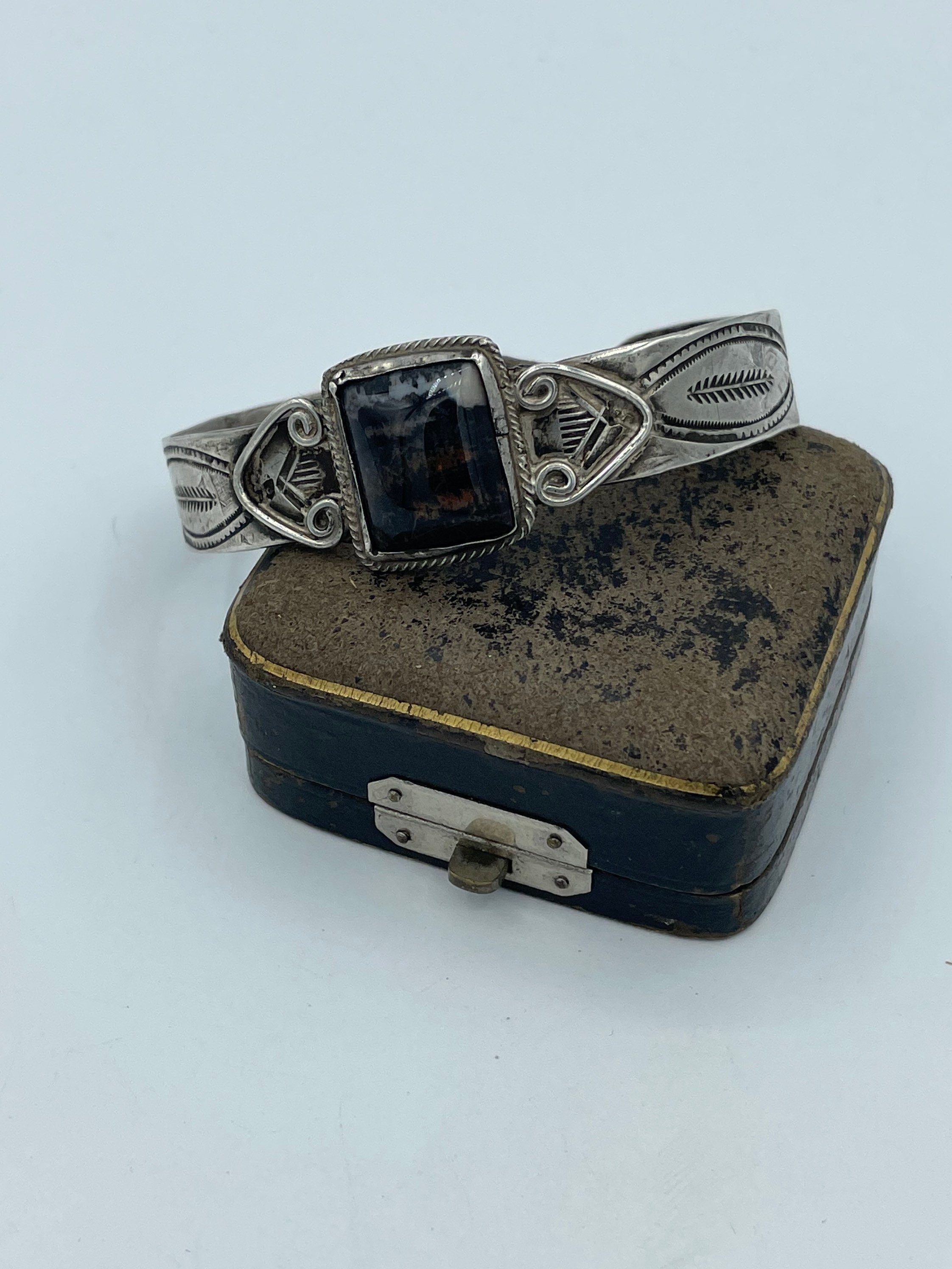 Marshmellow Agate Vintage Native American Navajo Inlay Sterling Silver Bracelet Cuff Marshmellow Agate Vintage Native American Navajo Inlay Sterling Silver Bracelet Cuff