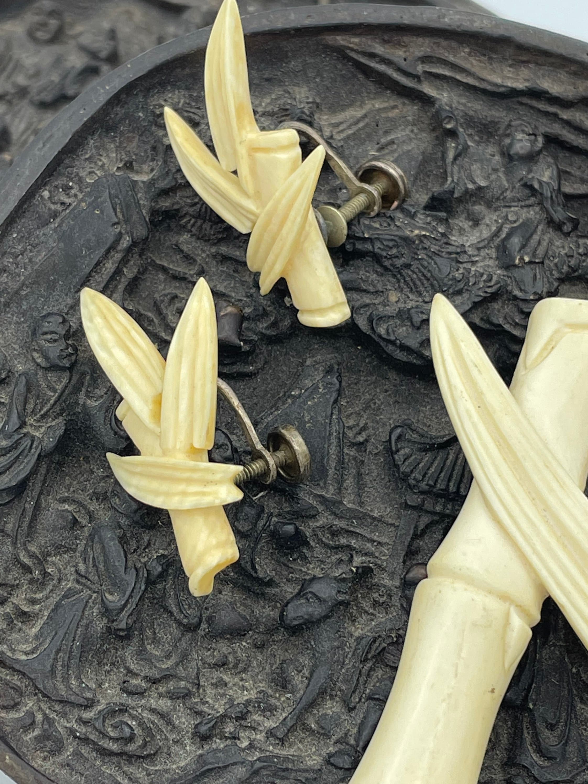 Vintage 1940s Mings of Honolulu Bamboo Brooch Earring Set