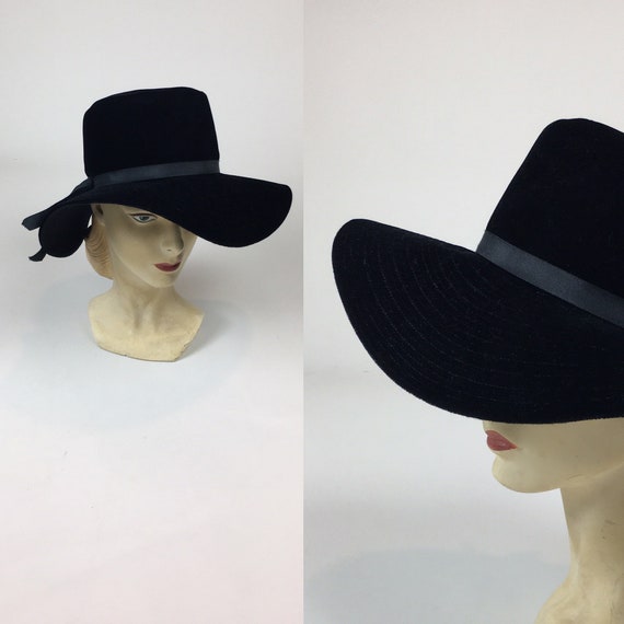 vintage 1970s Floppy Black Velvet Hat / vintage 70