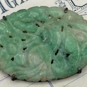 Vintage 1920s Carved Jade Sterling Silver Brooch Pin image 2