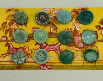 Vintage 40s 50s Green Glass Button Buttons