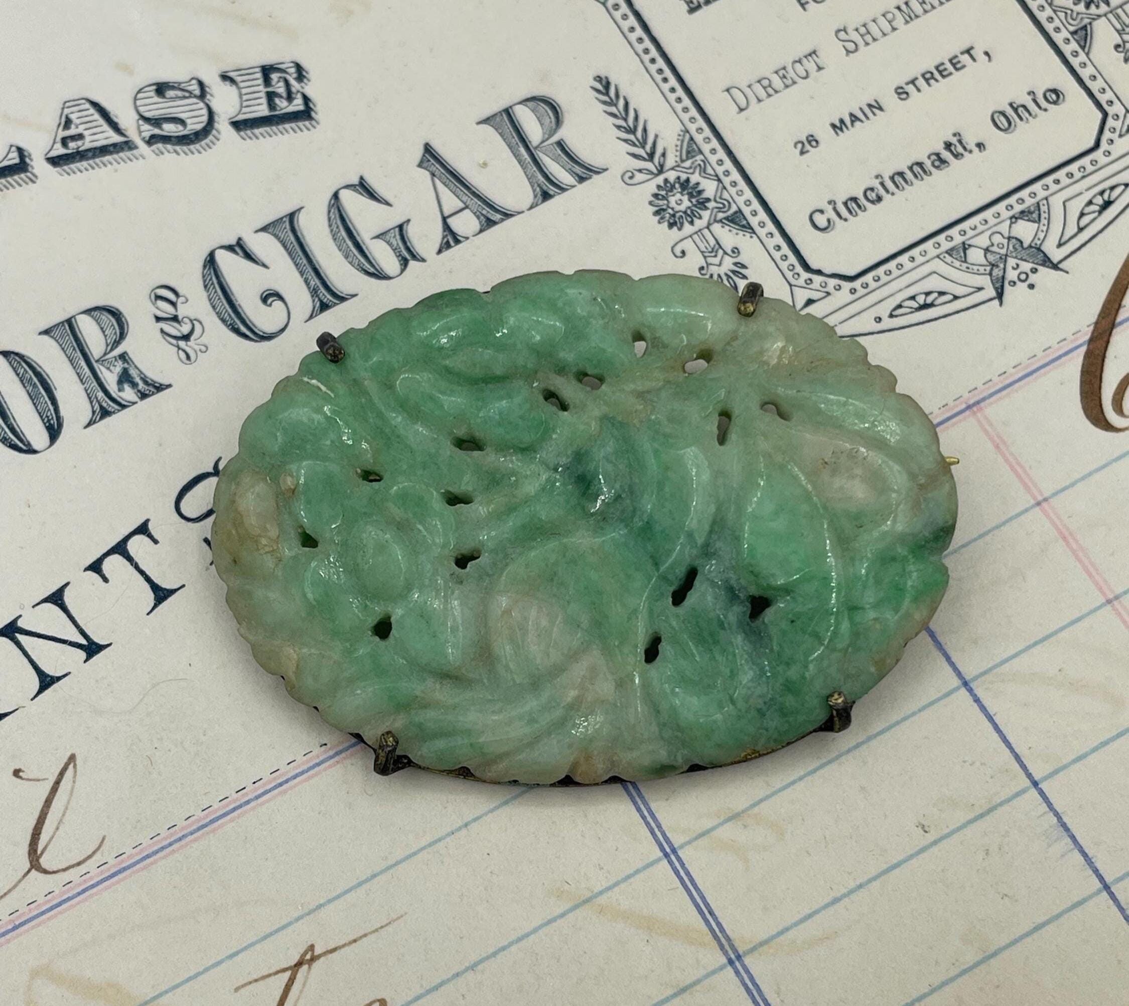 1920年代のヴィンテージ彫刻翡翠スターリングシルバーブローチピン