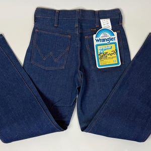 Vaqueros acampanados Wrangler de mezclilla vaquera, estilo vaquero, estilo bota vaquera, de 14 onzas, de la década de 1970, NOS, NWT, stock muerto imagen 2