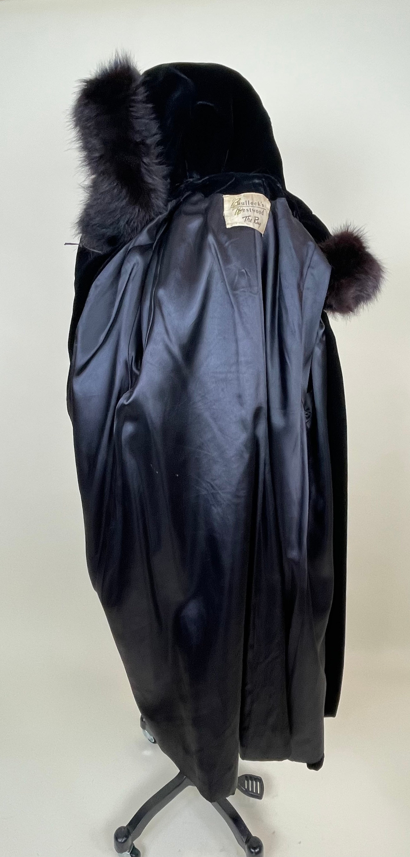 Vintage 40s 50s Black Velvet Hooded Cape Bullocks Evening  display picture 1