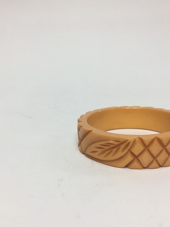 vintage 1940s Carved Bakelite Bracelet / Vintage 1