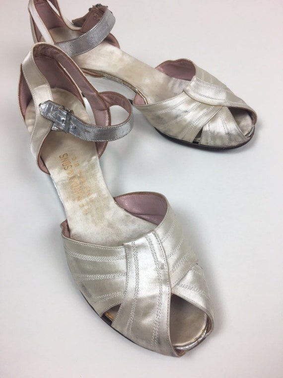 Vintage 1930s Silver SATIN Wedding Dance Shoes /