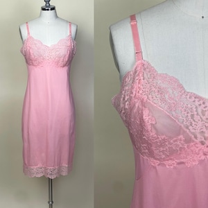 Vintage 1960s Pink Lace Slip Nightie / Hollywood Vasserette