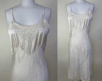 Vintage jaren 1930 zijdesatijn voorgesneden korte slip-lingerie