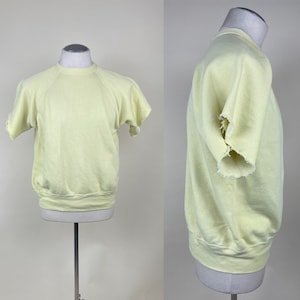 Vintage 1960s Athletic Gym Pullover Yellow 100% Cotton Sweatshirt / 60s Mens Sweat shirt / Size 46 - 48