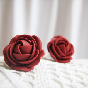 Polymer clay earrings - Red wine, burgundy rose flower stud earrings