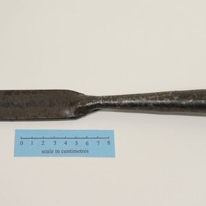 Handgeschmiedeter römischer Meißel mit Sockel aus Stahl, 30 mm made in Sheffield England von Daegrad Werkzeuge