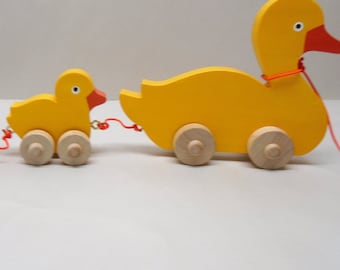 Mama Duck and Babies Pull Toy – Handmade Wooden Animal Toy for Kids