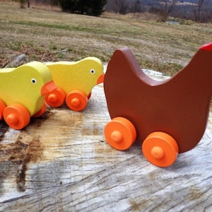 Wood Toy Mama Chicken & Babies, Push/Pull Toy, Farm Animal Toys, Wooden Toy Chicken On Wheels Easter Toy Gift For Children