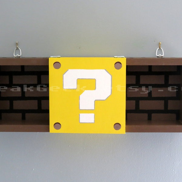Super Mario Bros Shelf - caja de sombra útil - bloque moderno signo de interrogación - hecho a mano - pintado a mano - hecho por encargo