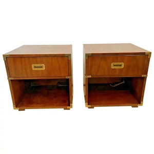 Vintage Pair Henredon End Tables Nightstands with Bottom Lighted Display Shelf