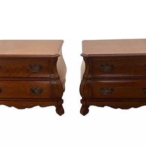 Henredon Town and Country Nightstands Matching Side Tables two Drawers French Style
