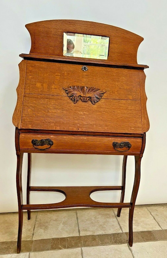 Antique desk with mirror discount
