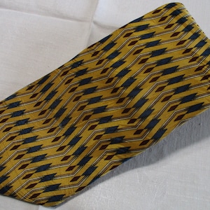 Raphael Designer all Silk handmade Vintage Necktie tie Roma Milano Italy geometric multicolor