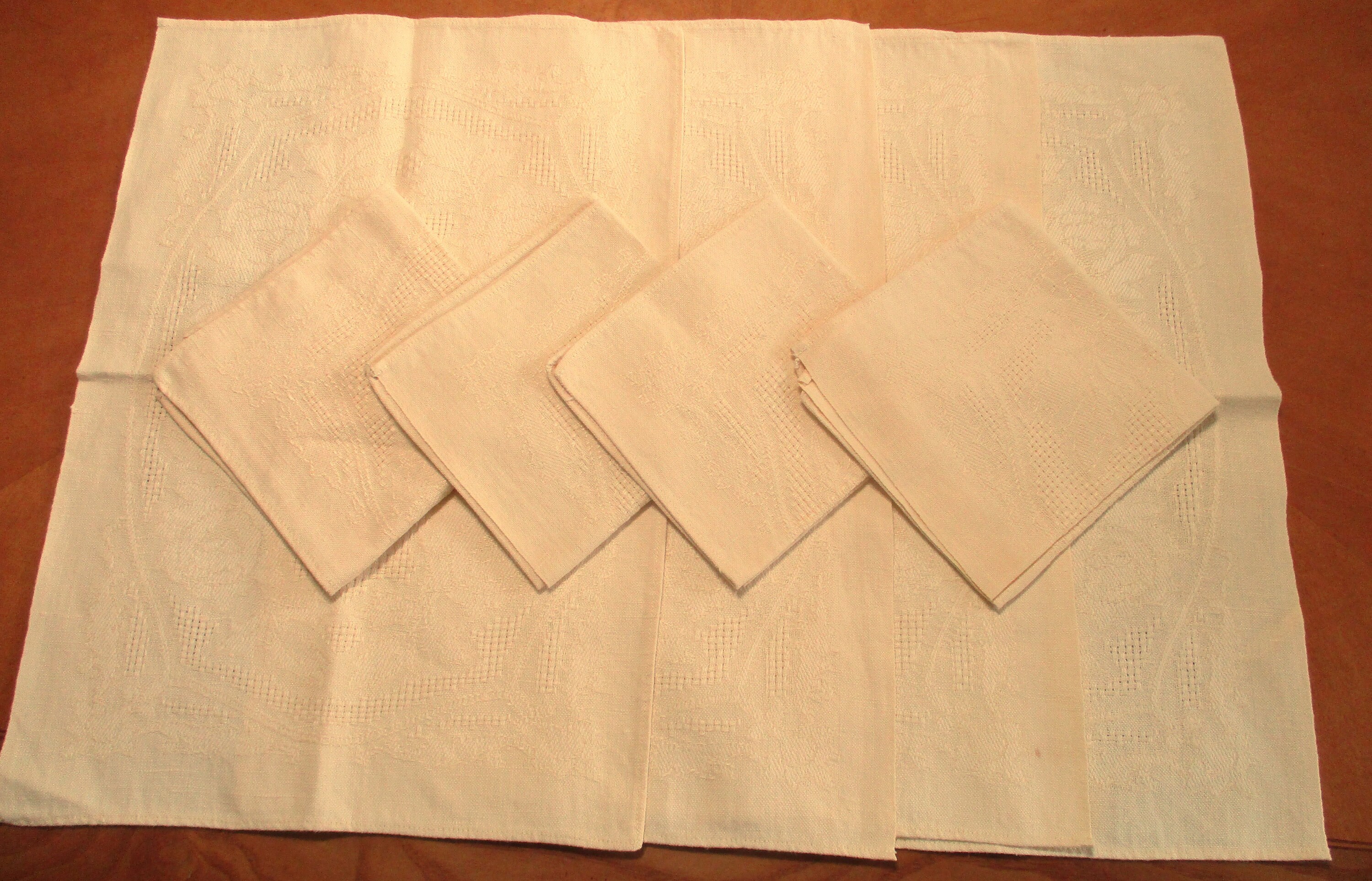 Vintage Belgian Linen Yellow set 4 Placemats 4 Napkins Luncheon Breakfast