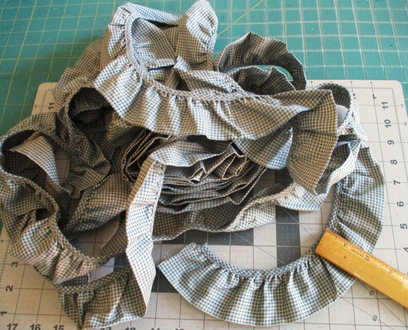 Country Ruffle Trim Vintage 2