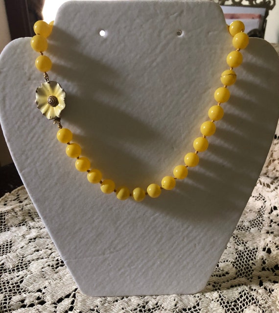 Necklace Yellow vintage Marvella choker necklace - image 1