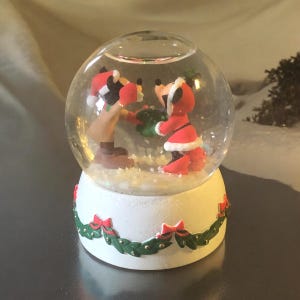 Disney Hallmark Mickey and Minnie Christmas snow globe 2006.