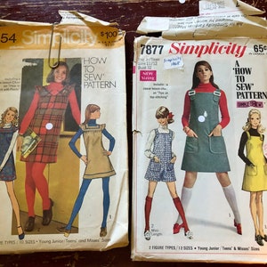 Könnte beinhalten: Zwei Vintage-Schnittmuster von Simplicity, eines für ein Kleid mit Karomuster und das andere für ein Kleid in Uni. Beide Schnittmuster sind für die Größen 11/12 und enthalten ein 'Wie man näht'-Muster.