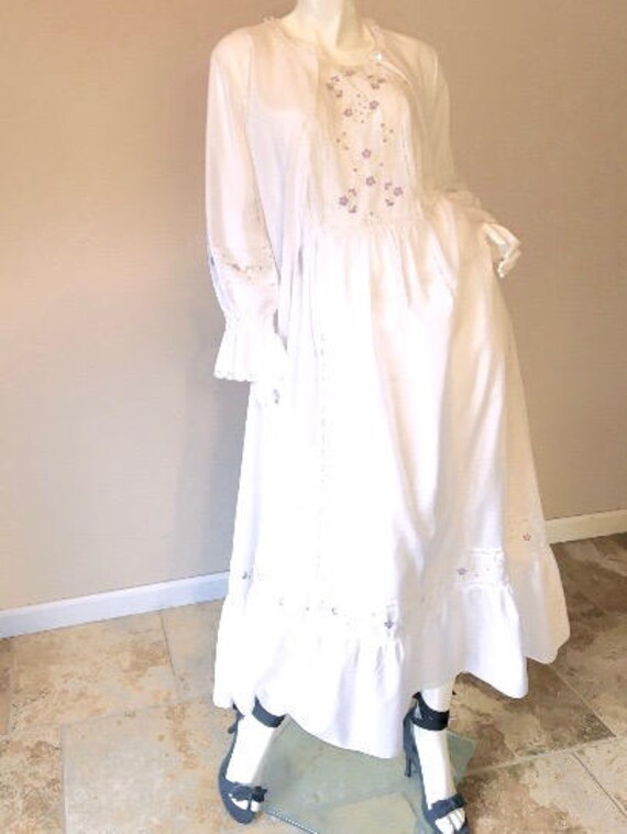victorian nightgown and robe