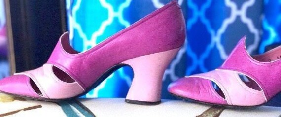 Aladdin Princess Pink Shoe! Vintage 1960s Jerry Ed
